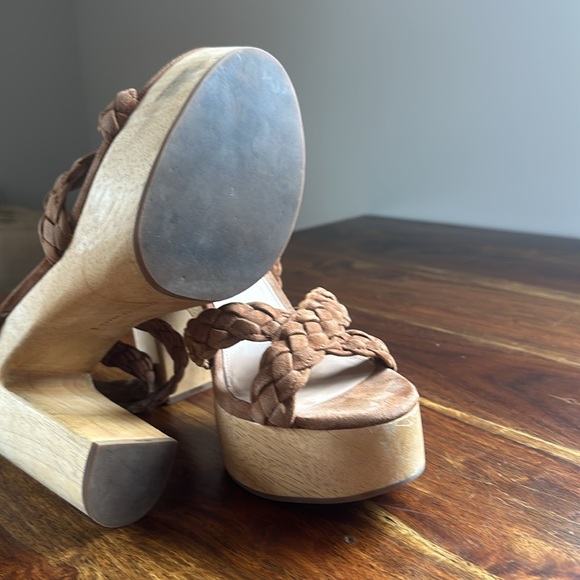 gorgeous platform sandals - Picture 2 of 3